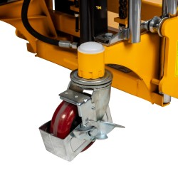Zoom sur la roue directrice du Mini gerbeur table semi-électrique 1700mm