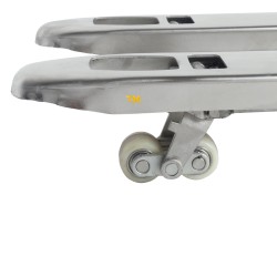 Zoom sur galets du transpalette peseur inox 316 2000kg