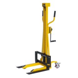 Vue de 3/4 arrière du Gerbeur poste de travail à manivelle 80 kg Levée 1100mm - fourches basses