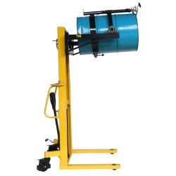 Vue de profil du Gerbeur retourneur de fût surbaissé 350kg levée 1500mm avec fût en position horizontale