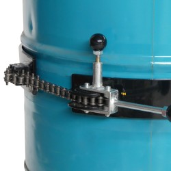Zoom sur le système d'accroche du Gerbeur retourneur de fût surbaissé 350kg levée 1500mm