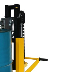 Zoom sur la partie haute du Lève fût hydraulique 450kg