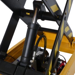 Zoom sur la pompe de la table élévatrice semi-électrique mobile 500kg simple ciseaux