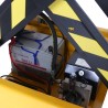 Zoom sur moteur et batterie de la table élévatrice semi-électrique mobile 500kg simple ciseaux