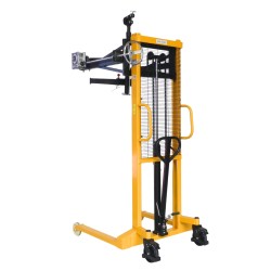 Vue de 3/4 du Gerbeur basculeur de fûts encadrant 450kg levée 1600mm