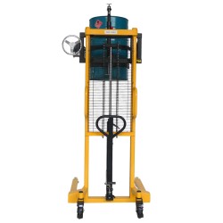 Vue de face du Gerbeur basculeur de fûts encadrant 450kg levée 1600mm