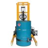Vue de face du Gerbeur basculeur de Fût encadrant 450kg levée 2100mm avec fût