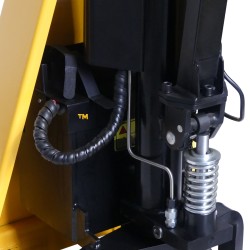 Vue de la pompe du transpalette semi-électrique haute levée 1000 kg fourches 1500 mm