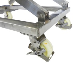 Vue des roues de la table élévatrice 300 kg à manivelle inox - plateau 950 x 600 mm