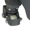 Vue des roues du transpalette électrique Premium 1500 kg fourches 1150 mm batterie lithium 30 Ah