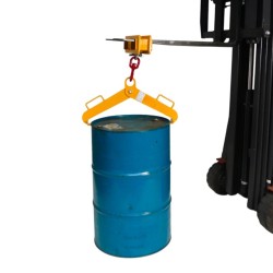 Vue générale de la pince à fûts verticale 500 kg pour chariot élévateur