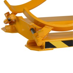 Zoom sur la pince à fûts 340 kg pour chariot élévateur