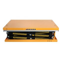 Vue pliée de la table élévatrice électrique Triple ciseaux 2000kg Plateau 1700x1000mm Levée 3000mm 220V