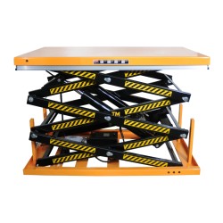Vue basse de la table élévatrice électrique Triple ciseaux 2000kg Plateau 1700x1000mm Levée 3000mm 220V