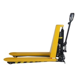 Vue de profil du transpalette haute levée électrique écartement large monocylindre 1500kg Fourches 1160mm